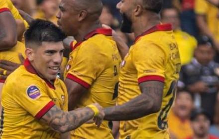 Octavio Rivero se mandó un doblete ante Emelec en el Clásico del Astillero.
