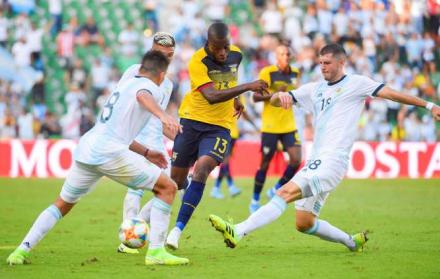 ecuador-cayo-estrepitosamente-ante-una-argentina-sin-sus-estrellas-messi-y-aguero-imagen-1-_20191013073002-682x512