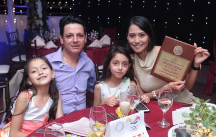 PREMIOS COE A LOS MEJ (30887029)