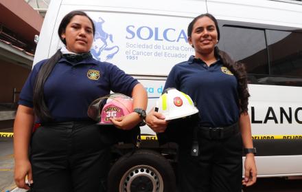Mujeres bomberos donan cabello Solca