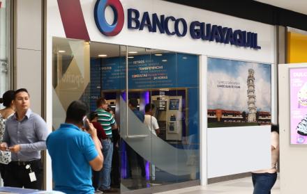 thumbnail_banco de Guayaquil2_quay.jpg