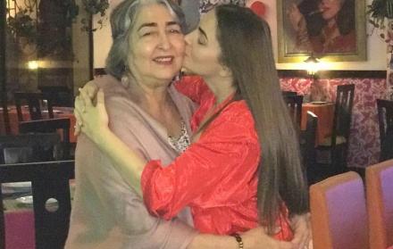 Romina Calderón y su madre
