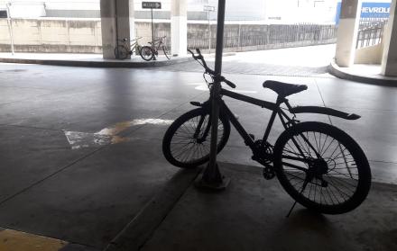 bicicletas encadenadas