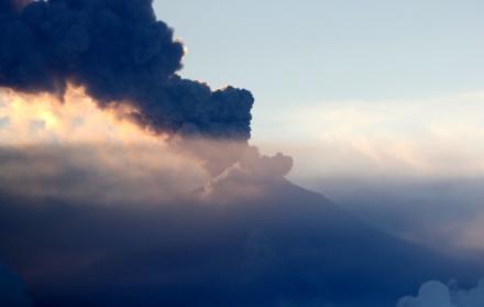 volcan-sangay.jpg