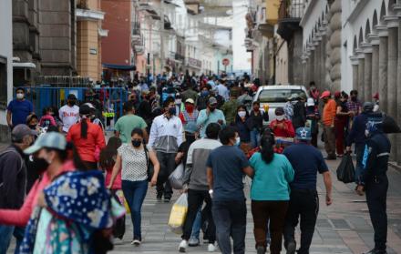 Circulación masiva en Quito.