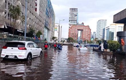 El martes 7 de julio se reportaron inundaciones en las calles cercanas a la Plataforma Financiera.