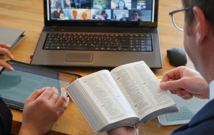 reunión virtual de los testigos de Jehová