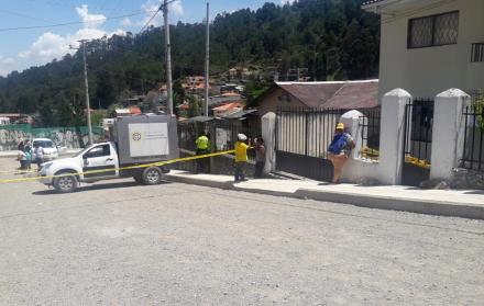 Autoridades invesigan si se trata de un asesinato, femicidio o robo con violación.