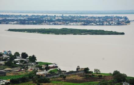 El Gobierno del Guayas actualizará y completará los estudios de ingeniería e impacto ambiental para el dragado del islote El Palmar.