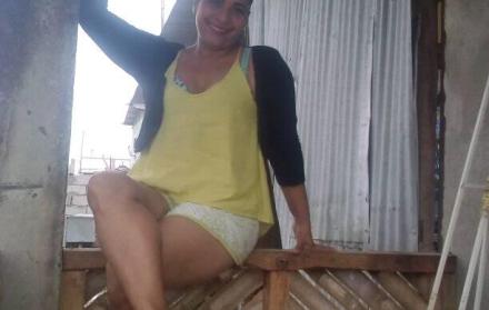 La mujer agredida se encuentra recuperándose en Guayaquil. La barriada piensa hacer bingo solidario.