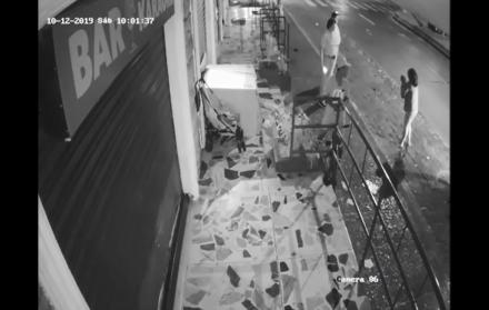 ¡Se aferró a su hijo y lo salvó de ser secuestrado!