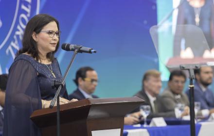 La rectora de la Espol, Cecilia Paredes, durante la sesión solemne de aniversario del 29 de octubre pasado.