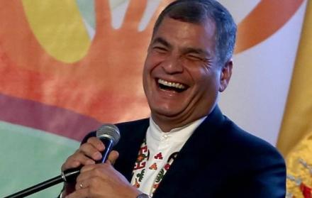 Referencial. El expresidente Rafael Correa elaboró un decreto interno que exoneraba a Petroecuador del pago de tributos en la compra de derivados de crudo.