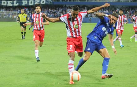Encuentro entre Emelec y Técnico Universitario.