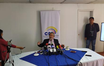 Luis Verdesoto plantea que en la web del CNE se implemente un sistema de consultas en línea para transparentar el apoyo que habrían alcanzado los partidos para su legalización.
