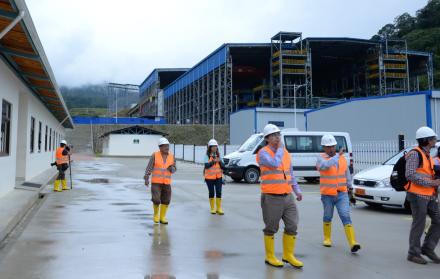 Inicia producción minera a gran escala en Ecuador