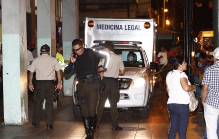 El cuerpo fue trasladado hasta el Laboratorio de Criminalística y Ciencias Forenses.