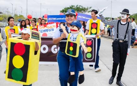 Varias entidades se unieron el desfile que recorrió más de un kilómetro y medio.
