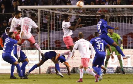 Liga de Quito venció a Emelec por 2-0 en el estadio Rodrigo Paz.
