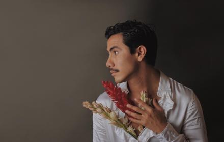 El intérprete compone sus canciones cuando le hace falta decir algo.