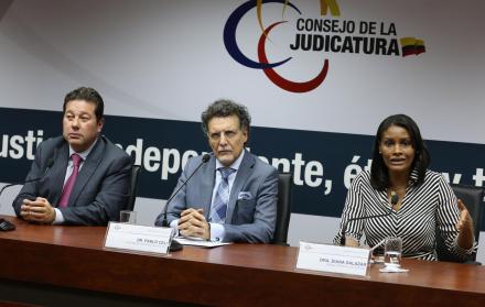 Denuncia. La fiscal Diana Salazar (d), el contralor Pablo Celi y Marco Proaño, de la Procuraduría.