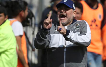 A su llegada, Maradona fue ovacionado por los presentes.