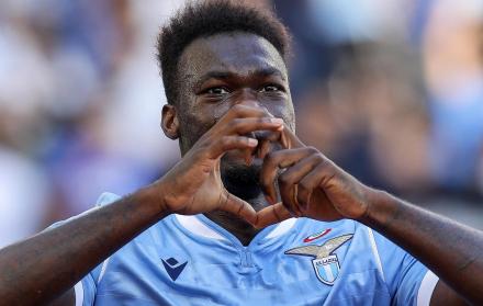 Caicedo hizo gala de su capacidad como hombre de área cuando a los 59 minutos eludió al arquero rival y mandó el balón al fondo de las redes.