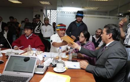 Leonidas Iza y Jaime Vargas dieron ayer su versión sobre las protestas de octubre ante la comisión legislativa que investiga el paro nacional.