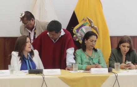Sesión. Johanna Cedeño (i) y los vocales Luis Pachala, Ángel Gende y Yobana Guevara, ayer en Fiscalización.