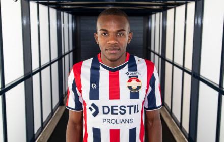 El equipo del tricolor perdió ante Heracles por la liga holandesa.