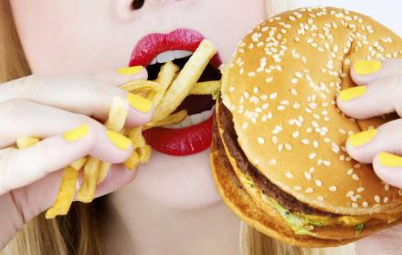 El culpable sería un circuito cerebral que se activa ante el placer que produce comer algo delicioso.