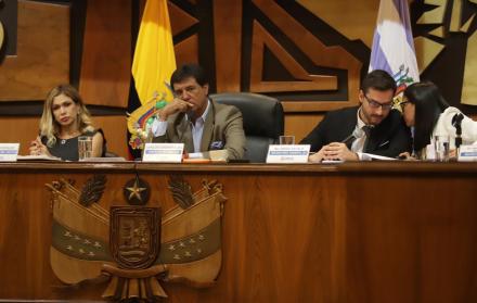 En la sesión de este lunes, el prefecto se refirió, además de los problemas económicos, a un presunto delito informático en la Prefectura.