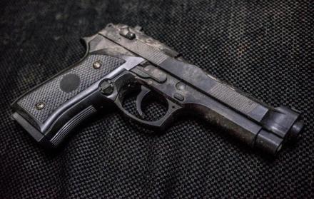Los profesores que voluntariamente deseen ir armados en el colegio tendrán que completar un curso de cien horas de entrenamiento bajo un programa especial en el uso de armas.