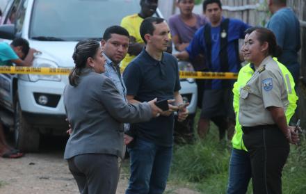 Autoridades llegaron al sitio para realizar las investigaciones del caso. 