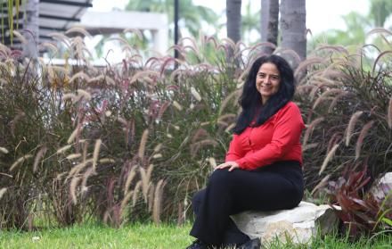 Molina es la directora del proyecto Manglares del Ecuador en la misma institución.
