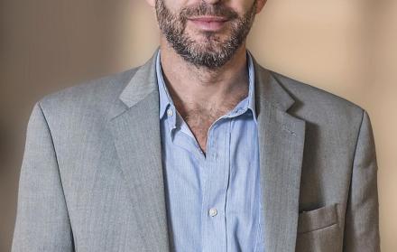 Analista político, profesor de Política Latinoamericana y Relaciones Internacionales en la Universidad Católica Argentina. Analista sénior para Argentina en Medley Global Advisors, una firma que realiza investigación macroeconómica.