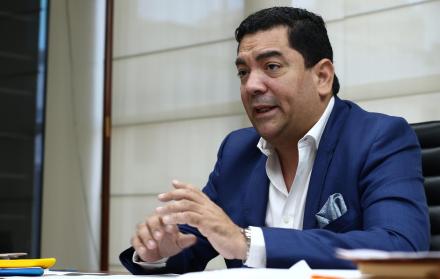 Eduardo Ayala es abogado y magíster en Derecho Administrativo. Asesor jurídico de la Vicepresidencia de la Asamblea Nacional. 