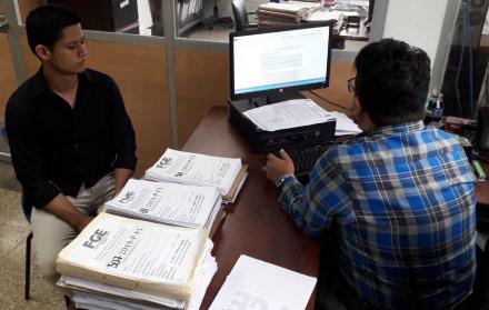 Darío Rivas acudió al ministerio Público de Daule para denunciar estafa.