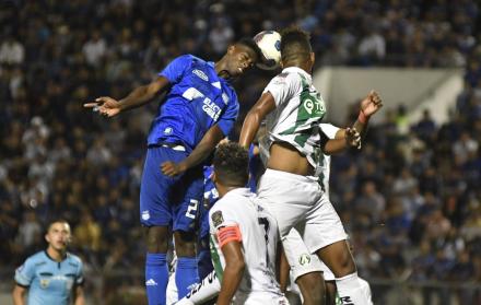 Emelec y América terminaron el encuentro con dos tantos por cada equipo.