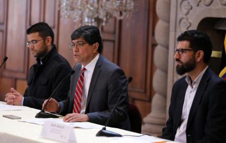 Ministro José Valencia (c) señaló que aún no han recibido respuesta del Gobierno bolivariano.