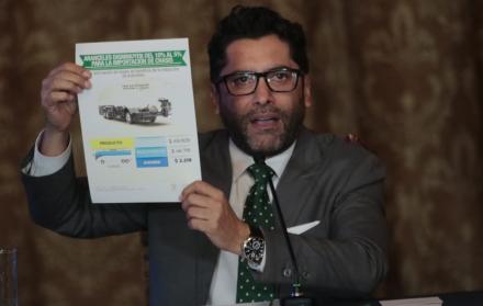Ministro Iván Ontaneda anuncia la reducción de aranceles.