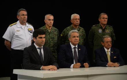 El Comando Conjunto de las Fuerzas Armadas y el Ejército tienen nuevas cabezas. María Paula Romo negó que haya renunciado a su cargo.