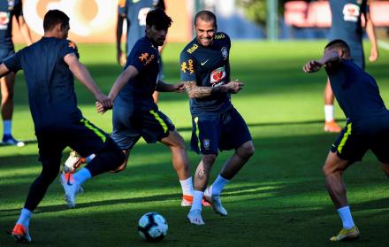 Los jugadores del equipo nacional de fútbol de Brasil durante la práctica este lunes 1 de julio de 2019 en el centro de entrenamiento del Atletico Mineiro.
