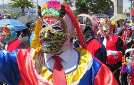 Uno de los integrantes de Los Diablitos en el desfile.