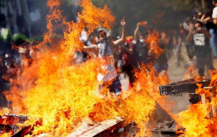 La convocatoria de las protestas a través de redes sociales, en algunos países, ha resultado fundamental para lograr mostrar al mundo el descontento global de la sociedad.