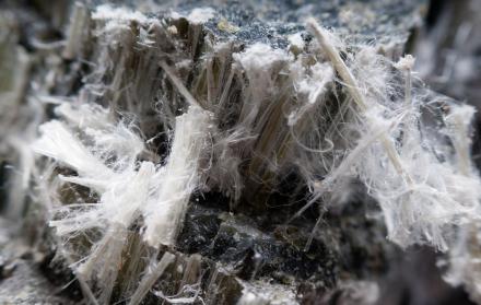 El asbesto es un mineral de múltiples usos industriales.