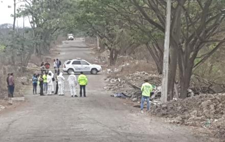 Asesinado y quemado en la vía a la Costa