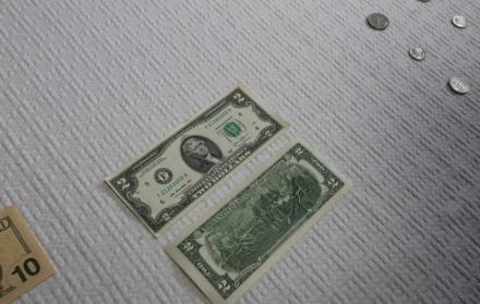 Así luce el nuevo billete que ya está en circulación en la capital.
