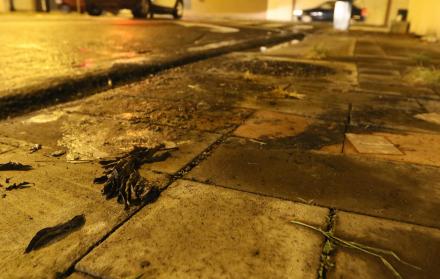 Un ciudadano se encontraba quemando cables en el Barrio del Salado.