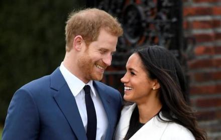 Enrique de Inglaterra recibió críticas luego de utilizar un jet privado para sus traslados vacacionales.